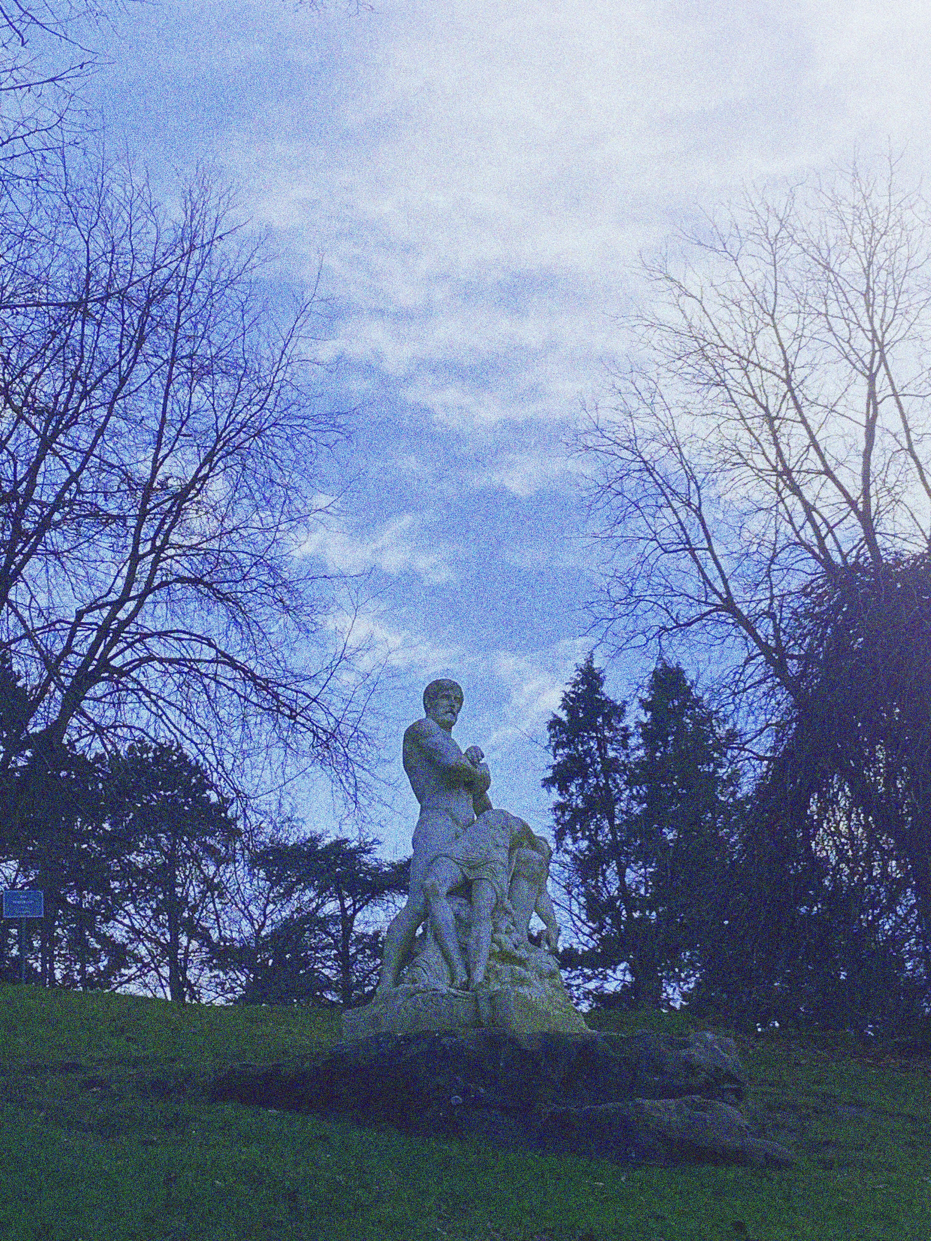 picture of a statue v2